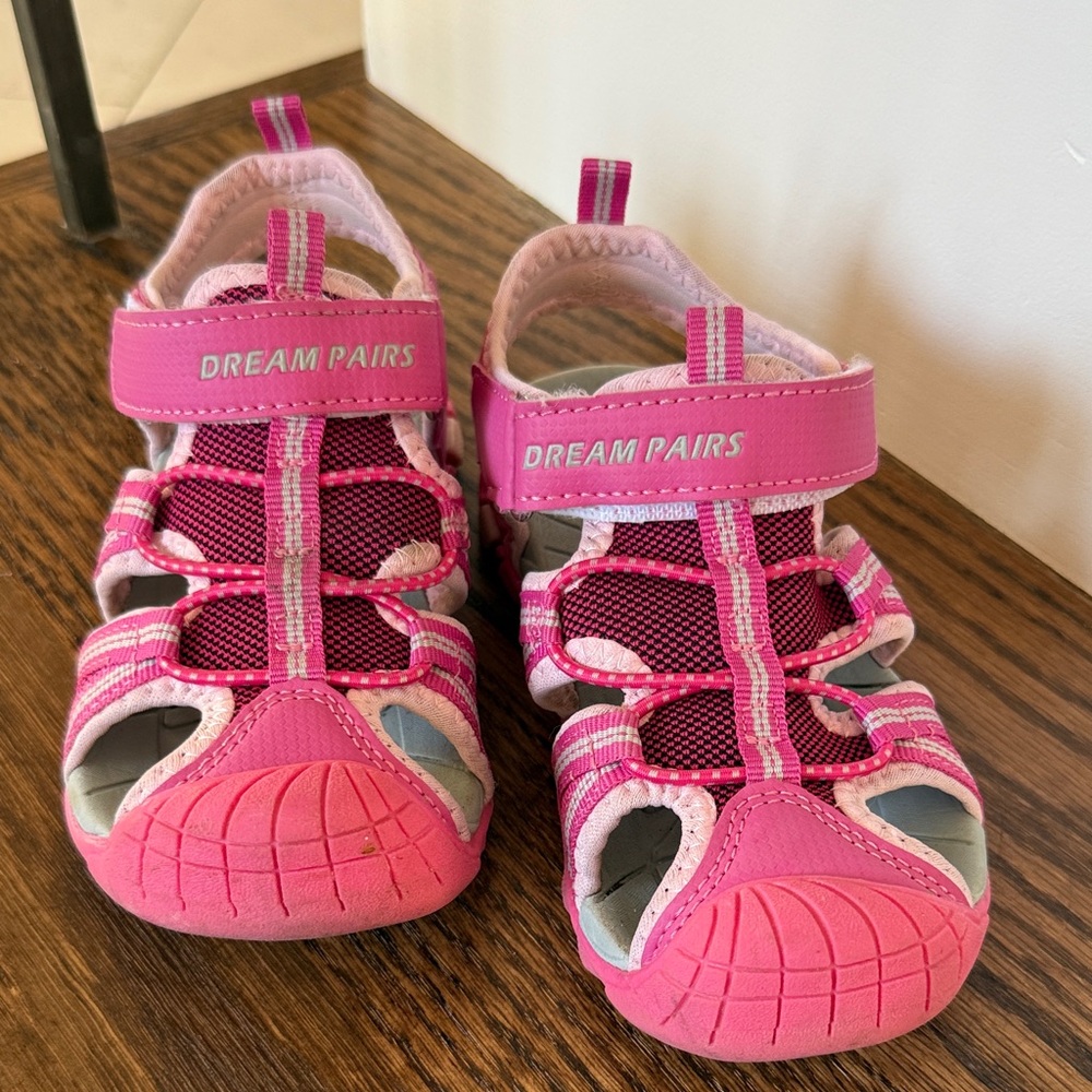 Dream Pairs Kids Fuchsia Pink Sandals